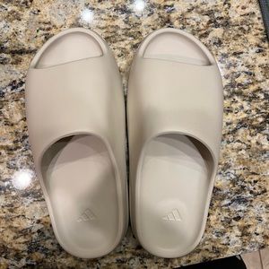 Yeezy slide size 10